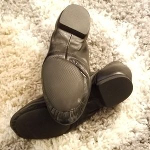 Capezio jazz shoes (size 2.5m)